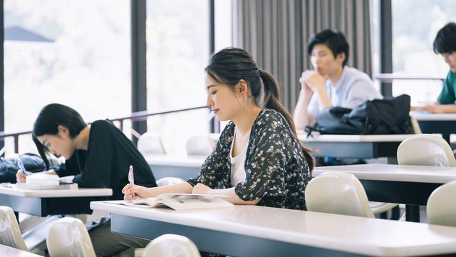 大学生がよく使う 代返 とは 代返する理由と考えられるリスクを解説 インターン 就活に役立つ情報メディア ユアターンplus